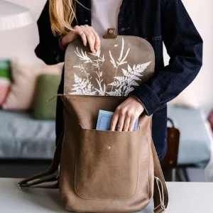Backpack, Come Along,<Keecie Online